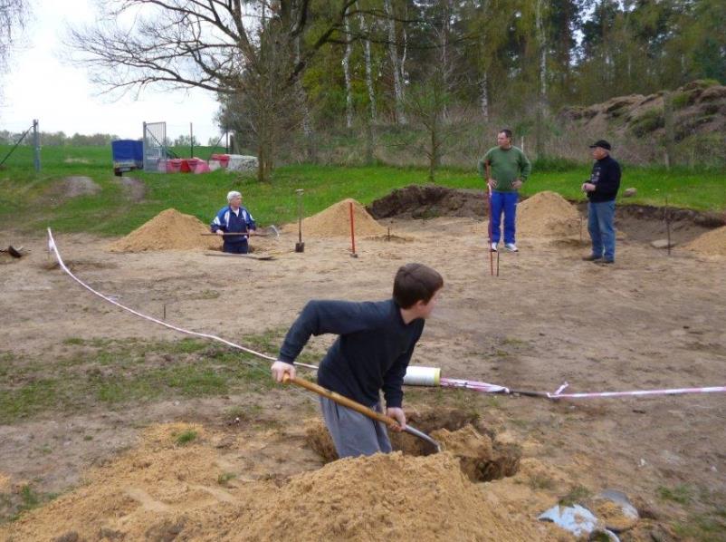 Arbeitseinsatz im Löwenberger Waldstadion