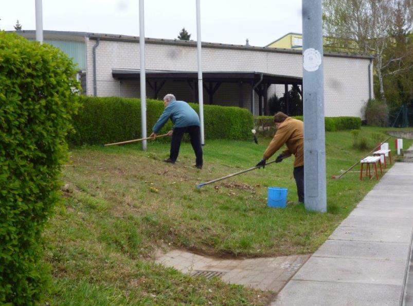 Arbeitseinsatz im Löwenberger Waldstadion